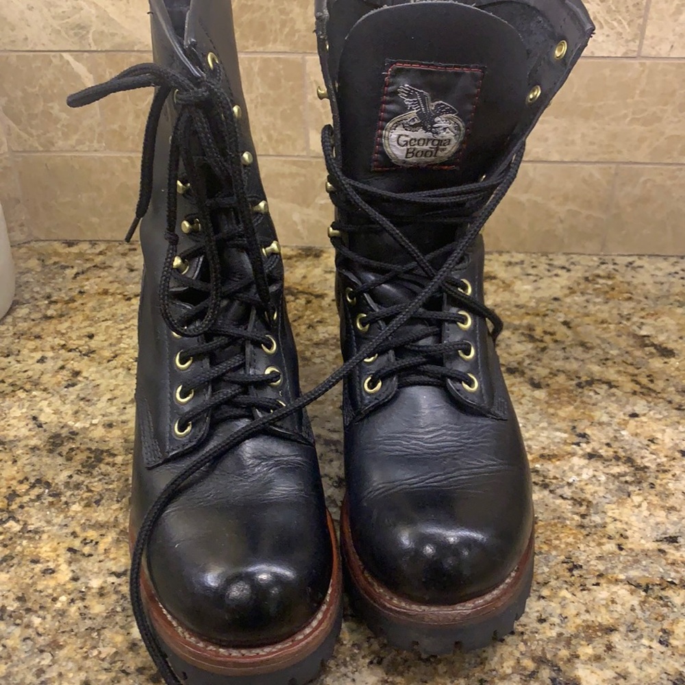 Georgia Boot with Vibram soles, Black, Size 7 1/2M